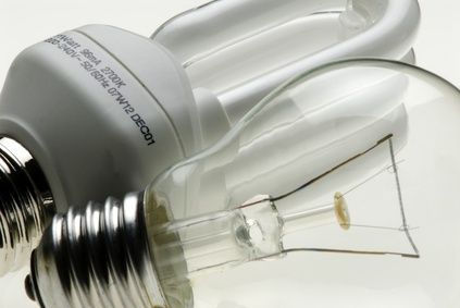 Glühlampen gegen Energiesparlampen tauschen